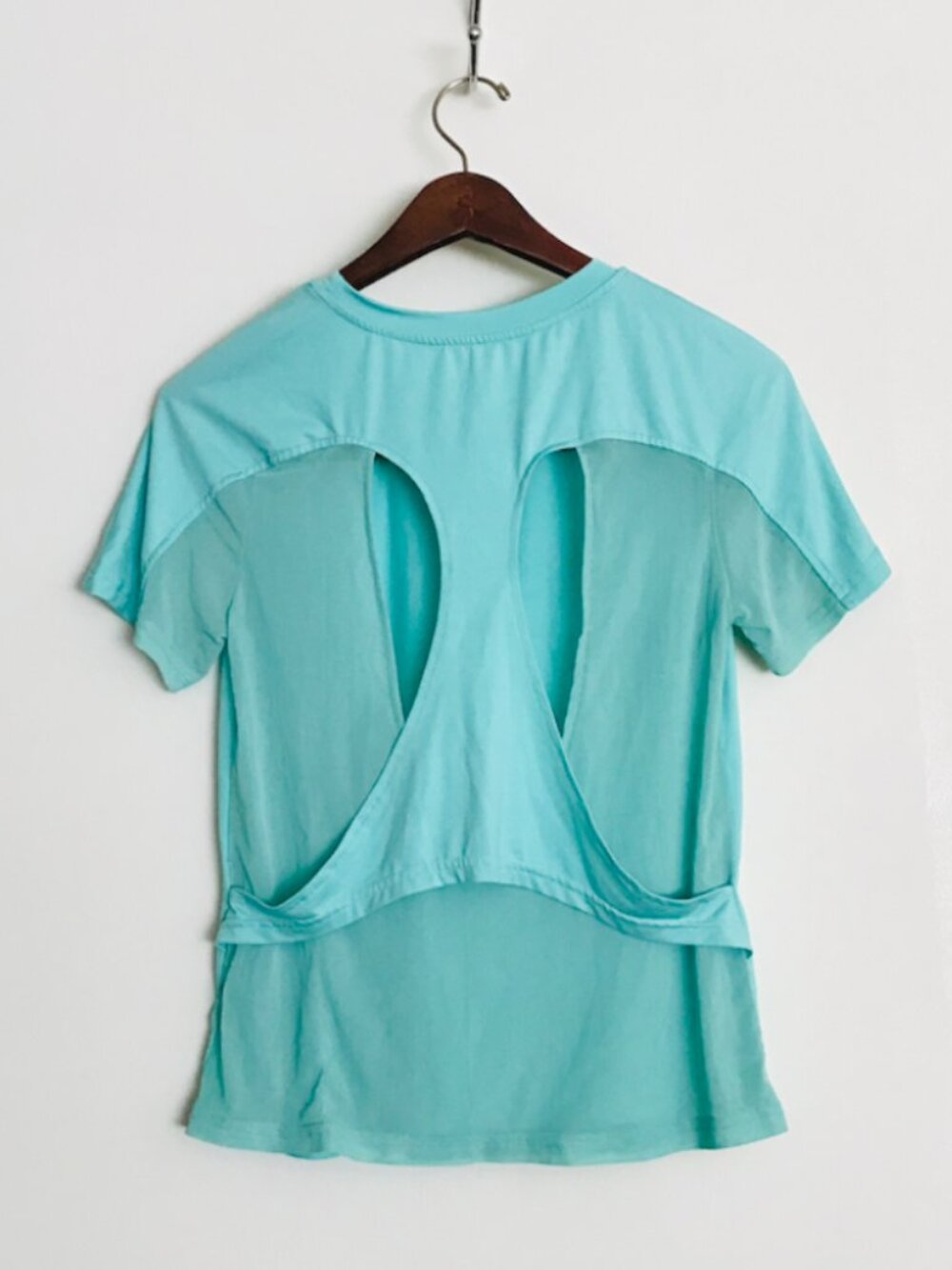 4/$29 Women tee  size small sports crew neck short sleevemint green top